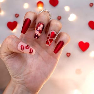 Jessica Rabbit Press On Nails: Gel Nail Set