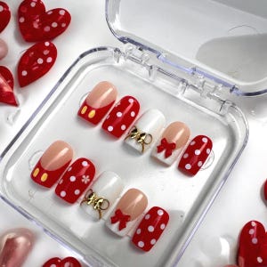 FREE SHIPPING Mickey and Minnie Disney inspired gel press on nails