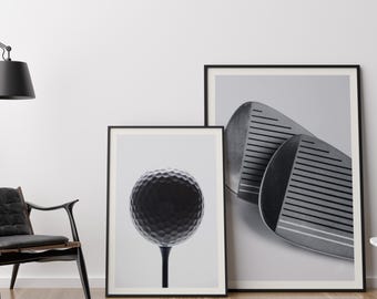 Golf muurkunst set van 2 – golfbal op tee en staal golfclubs fotografie – modern sportdecor, golfer cadeau, digitale download prints