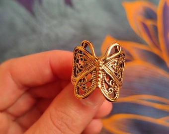Retro Carved Butterfly Ring