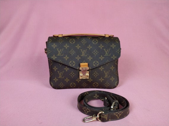 Vintage LV Pochette Metis Crossbody Bag.