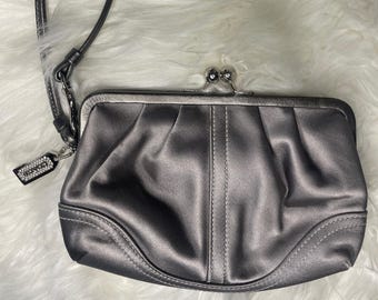 ◎美品◎ COACH スパンコール kisslock パーティバッグ シルバー 2025年最新】COACH 特徴：スパンコール パーティーバッグの人気