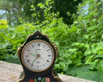 Reloj de sobremesa o de escritorio vintage con manecillas fosforescentes