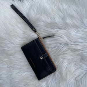 NWOT Dooney and Bourke Black All Weather Leather Wallet