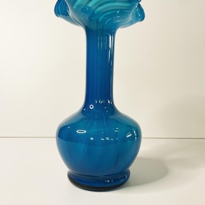 Vintage Fenton Blue Swirl Ruffle Vase