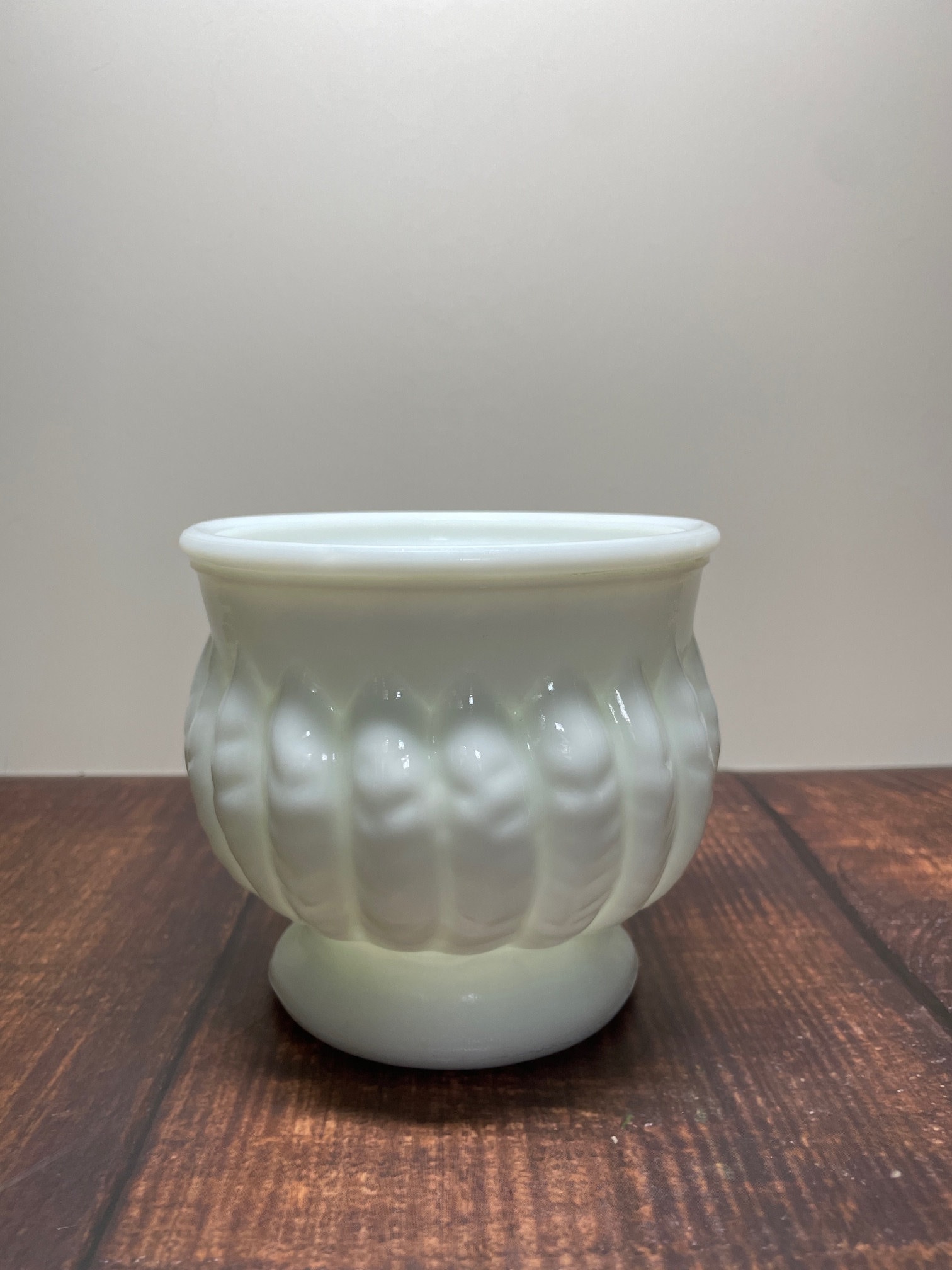 Great Description About Vintage Milk Glass Planter