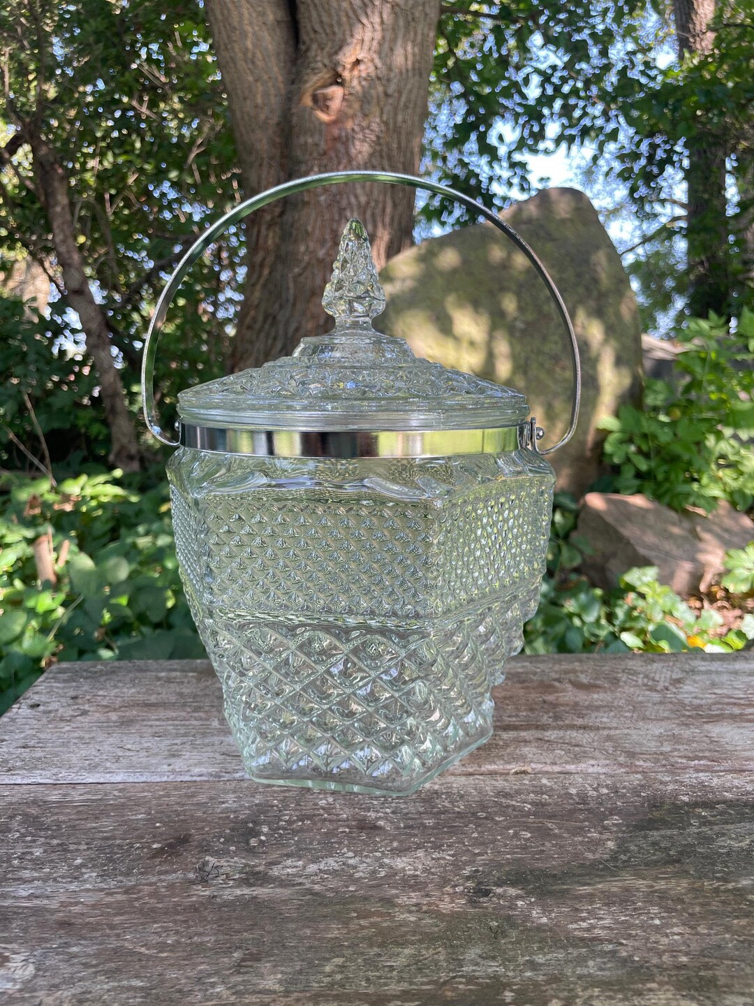 古い中国の Vintage Anchor Hocking Wexford Pattern Ice Bucket With Chrome