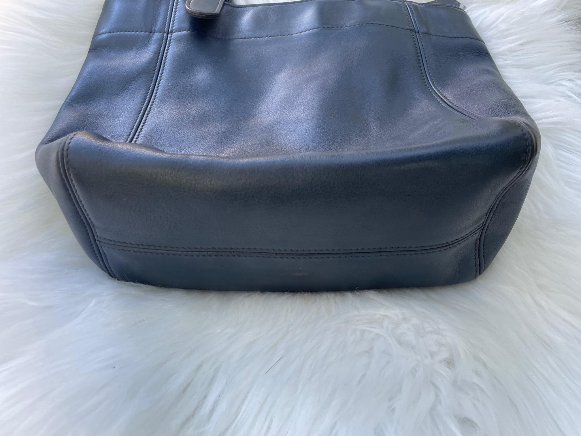 Vintage Coach Soho Buckle Bag in Navy With Brass Hardware With 