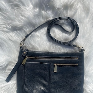 Vintage Fossil Black Leather Cross Body / Shoulder Bag