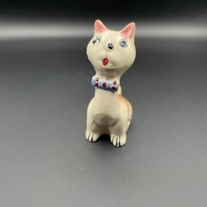 Vintage Cat Salt/Pepper Shaker with Bow Tie