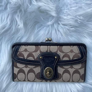 Vintage Coach Signature Legacy Kiss Lock Wallet With Lilac