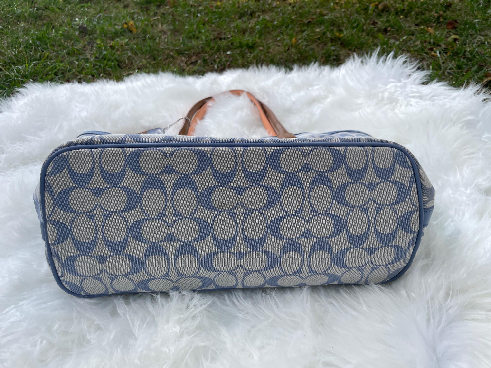 Vintage Coach Legacy Weekend Signature Zip Top Tote Bag in Light