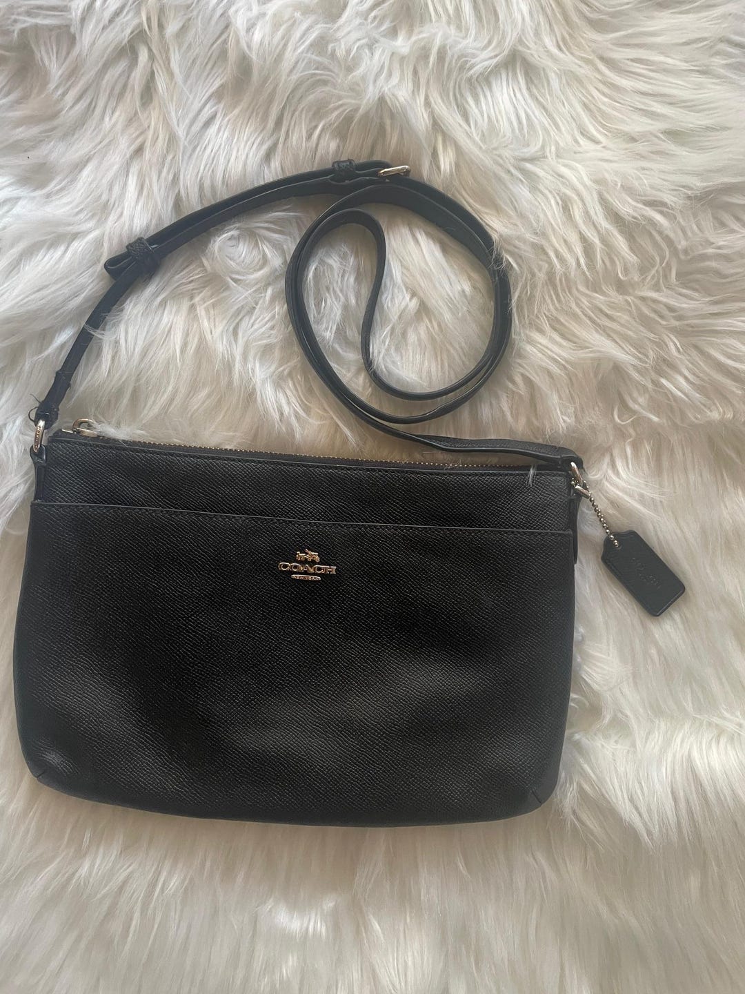 Borsa a tracolla Coach East West in pelle nera F57788 con