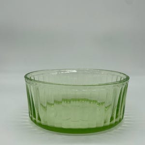 Vintage koelkastschaal van uraniumglas