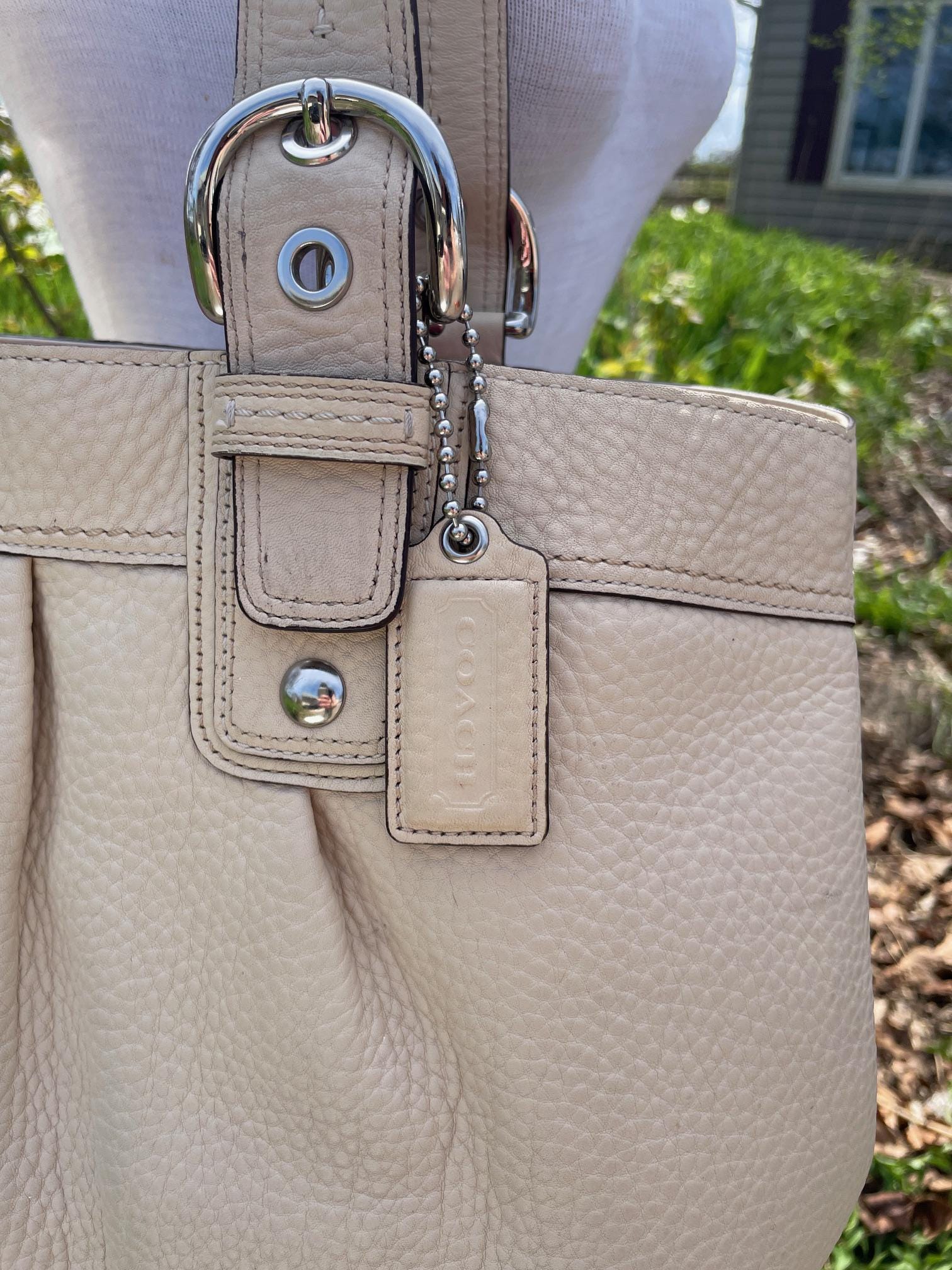 COACH　Tote bag　Soho　leather　 OneShoulder COACH One Shoulder Bag Soho White Brown Leather Buckle