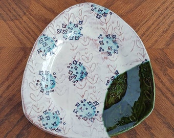 Floral Oribe Triangle Salad Plate
