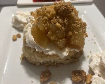 Vegan Cinnamon Roll Delight: Apple Pie Topping