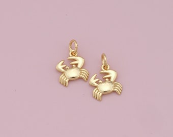 Dijes de cangrejo dorados, colgante de cangrejo pequeño relleno de oro de 18 quilates, dijes de cangrejo de playa, pulsera y collar para hacer joyas DIY.