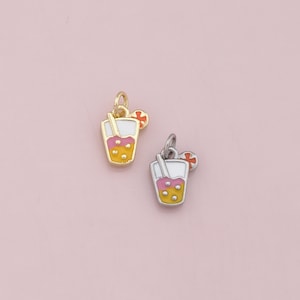 Ciondolo per bevande riempito in oro 18 carati, collana con ciondolo a forma di tazza con micro pavé di zirconi cubici per la creazione di gioielli fai da te
