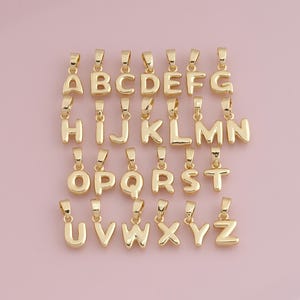 Colgante de letra chapado en oro de 18 quilates, mini colgante con inicial gruesa para pulsera y collar, ideal para hacer joyas DIY.