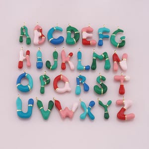 18K Złoty Wypełniony List Wisiorek, Emaliowana Początkowa Bransoletka Naszyjnik Charm do Tworzenia Biżuterii DIY