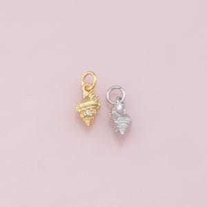 18K Gold Filled Conch Shell Pendant,Dainty Conch Shell Charm Bracelet Necklace for DIY Jewelry Making Supply