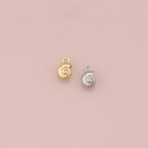 18K Gold Filled Conch Pendant,Shell Charm Bracelet Necklace for DIY Jewelry Making Supply