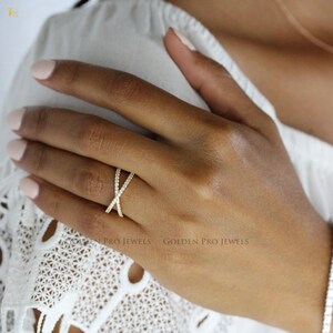 Round Cut Criss Cross Moissanite Wedding Band, 14K White Gold Band, Unique Cross Ring,  Engagement Anniversary Ring, Gift For fiancee