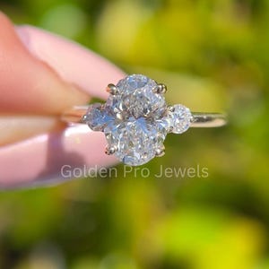 2.0 CT Oval Cut F-VS1 Lab Grown Diamond Engagement Ring, Unique Wedding Ring, IGI Certified Diamond Ring, Marriage Proposal Ring For Her