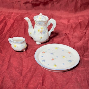 Vintage 4-Piece Miniature Porcelain Tea Set Dollhouse Furniture Collectible China