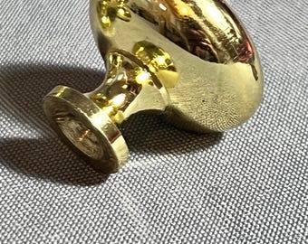 Tirador redondo para cajón de gabinete de latón pulido de 1 1/4" con forma de hongo liso