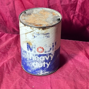 Vintage Mobil Heavy Duty Metal Can Engine Oil Collectible Gas/Oil 1950s