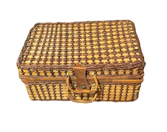 Juego de picnic grande de 30 piezas con cesta de mimbre, interior de cuadros azules + extras