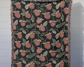 Strawberry Aesthetic Woven Blanket, Cottagecore Bedding Throw, Retro Picnic Blanket, Coquette Room Decor, Girly Feminine Couch Throw