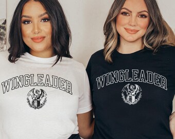 Camiseta de Wingleader, camiseta del libro Fourth Wing, camiseta de la Escuela de Guerra Basgiath, camiseta de Empyrean Fantasy, regalo para fans de Violet Sorrengail, camiseta de Dragon Rider
