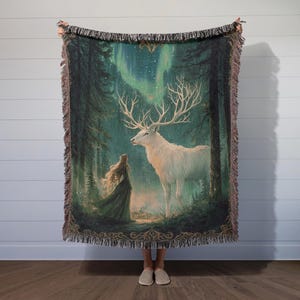 Throne of Glass Northern Lights Inspired Woven Blanket, Aelin and White Stag Tapestry Throw, Cozy TOG Fan Gift, Booktok Merch for Readers
