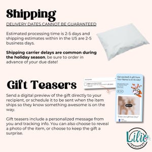 K&ouml;nnte beinhalten: Eine wei&szlig;e Textgrafik auf rosa Hintergrund mit dem Text "Shipping" in gro&szlig;er Schrift und dem Text "DELIVERY DATES CANNOT BE GUARANTEED" in kleinerer Schrift. Unter dem Text befindet sich ein wei&szlig;es Kissen. Der Text "Gift Teasers" ist in gro&szlig;er Schrift. Unter dem Text befindet sich eine Beschreibung, wie man eine digitale Vorschau eines Geschenks sendet. Der Text "Gift teasers include a personalized message from you and tracking info. You can also choose to reveal a photo of the item, or choose to keep the gift a surprise." ist in kleinerer Schrift. Der Text "Lilio Creations" ist in gro&szlig;er Schrift.