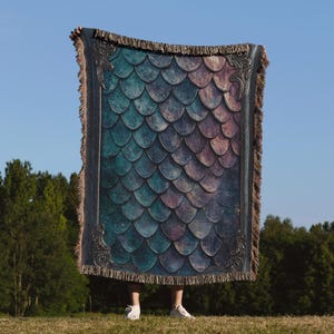 Dragon Scales Woven Blanket, Purple and Pink Fantasy Throw, Cozy Mythical Decor, Dragon Lover Gift, Magical Tapestry for Booktok Fans