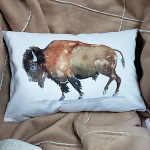 Buffalo Accent Throw Pillow Cover, Rustic Western Pillow Cover, Bison Accent Pillow, Ranch Home Decor, Buffalo Watercolor Accent Pillow Bild 1