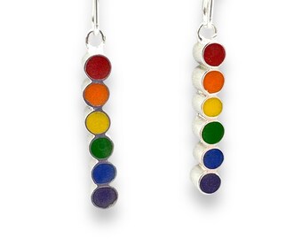 Pendientes de arcoíris artesanales 2x1 / Pequeños puntos apilados / Regalo del Orgullo Gay