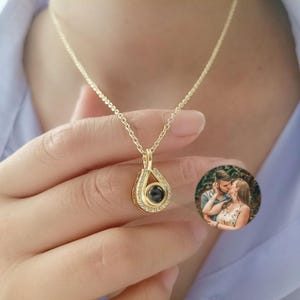 Projection Photo Necklace,Personalized Projection Necklace,Photo Necklace for Women,Memorial Picture Jewelry,Wedding Birthday Gift for Her