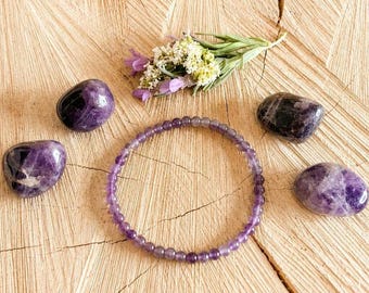 Amethyst Bracelet Set from Brazil • Beautiful amethyst bracelet + 4 tumbled stones included