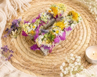 Incense bundle 'Happy Energy' • Palo Santo with white sage and spring blossoms • Handmade incense bundles from wild harvesting