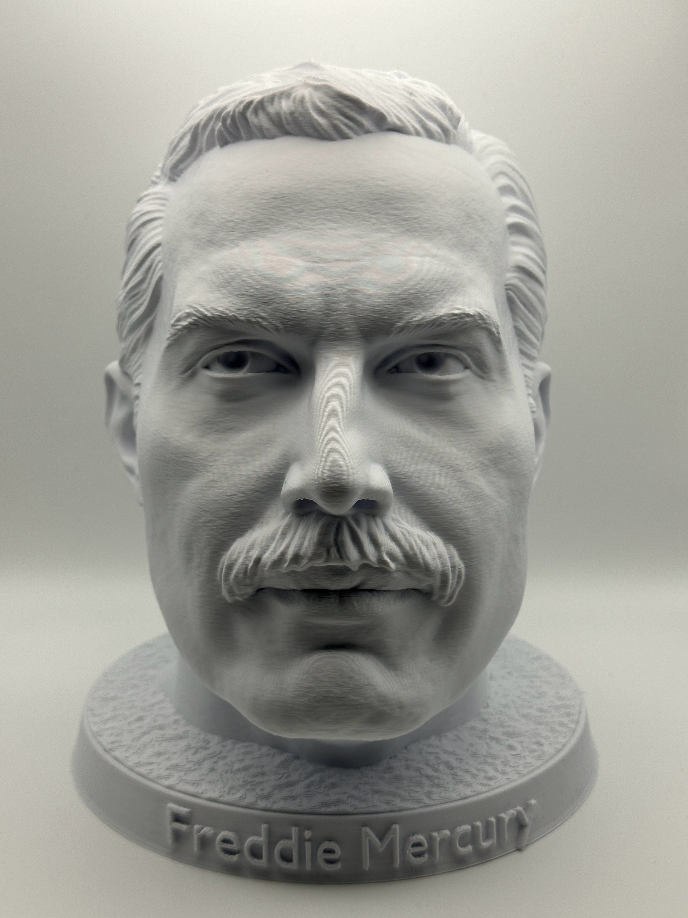 Freddie mercury statue - Etsy 日本