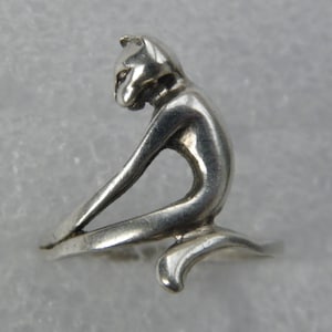 Vintage 925 Sterling Silver Cat Ring, Animal Lover Jewelry, Retro Feline Statement Ring, Gift for Her