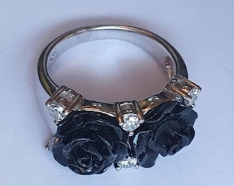 Vintage men's ring silver 925 Size 7 Weight 5.4 g. Black roses.