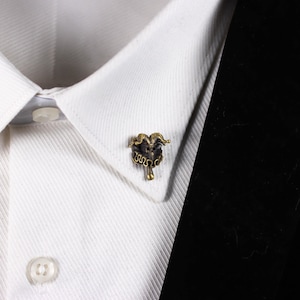 Broche vintage prateado com caveira de bobo da corte, estilo gótico arlequim, para lapela, distintivo de jaqueta de carnaval sombrio, joia de fantasia.