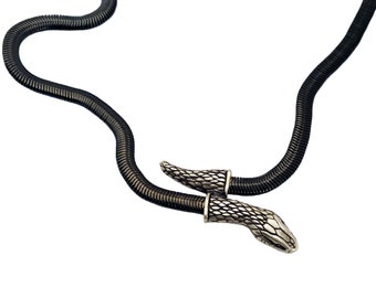 Snake Chain Necklace      black silver serpent