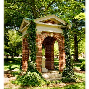 Davidson College Old Well - Fotografía de Carolina del Norte, Collegiate Home Decor Fine Art Print o tarjetas de notas