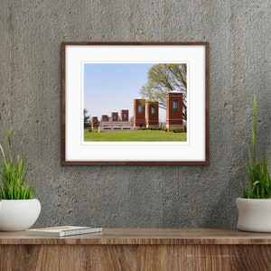 UNC Charlotte Dickson Gate - Fotografía de Carolina del Norte, impresión de bellas artes o tarjetas de notas para decoración del hogar colegiado